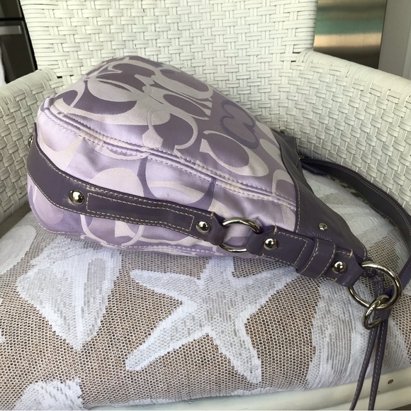 Coach Zoe Optic Signature Large Hobo - Picture 9 of 11